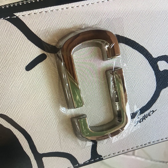 Marc Jacobs Small Snapshot Shoulder Bag - Picture 8 of 8